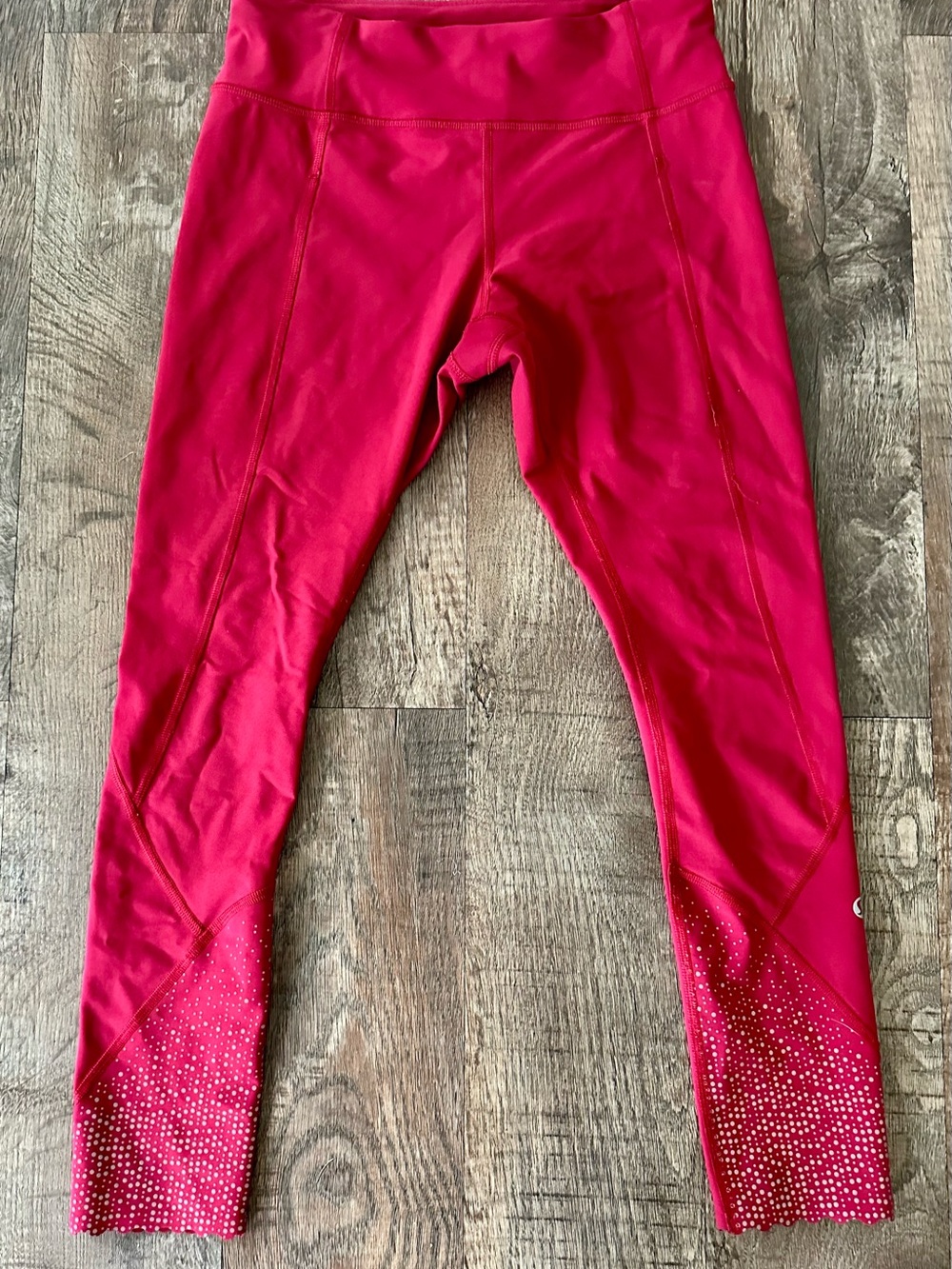lululemon athletica red Women's Leggings with reflective scalloped Hem